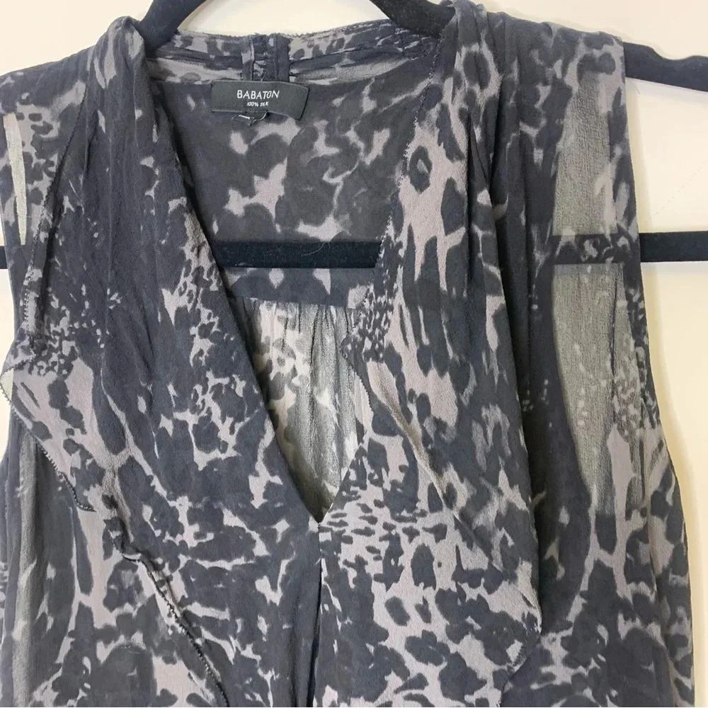 BABATON Aritizia Leopard Animal Print 100%  Silk Sleeveless Top Size XS - Picture 2 of 8